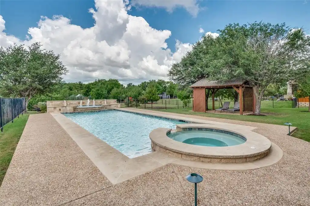 Private Paradise in Coveted Twelve Oaks
