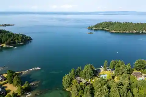 Waterfront Retreat on Galiano Island