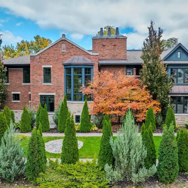 CUSTOM-BUILT MULTI-GENERATIONAL GEM