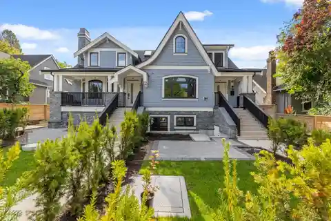 Style and Functionality Near Kerrisdale's Amenities
