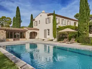 Peaceful Luxury Villa with Pool