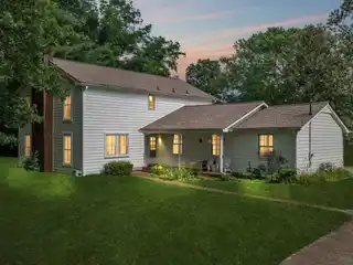 Charming Home in Lovely Green Valley