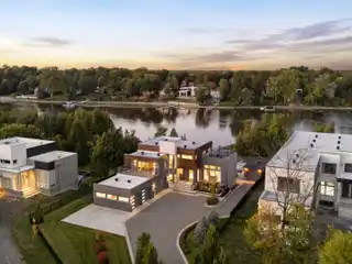 Prestigious Waterfront Residence