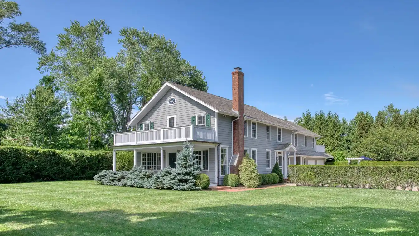 Experience Everything the Hamptons Has to Offer in This Gorgeous Home