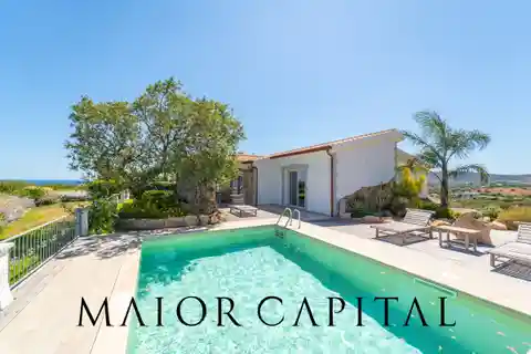 Prestigious Independent Villa