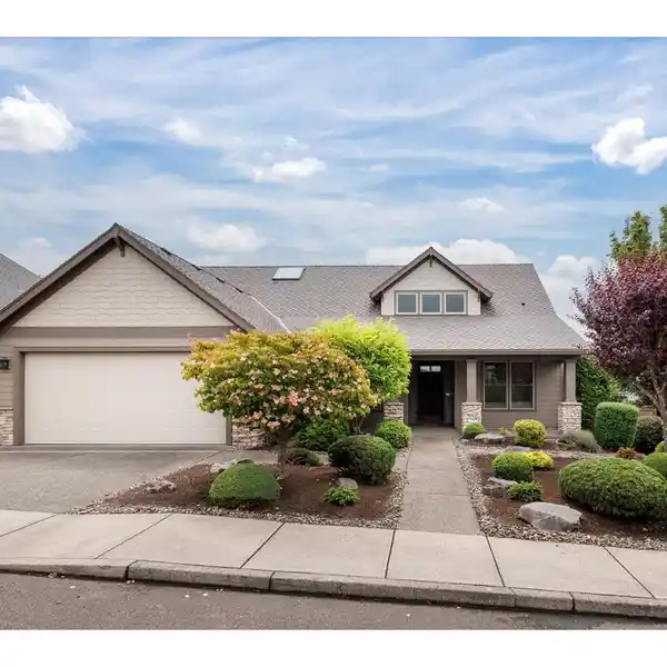 SINGLE-LEVEL LUXURY HOME