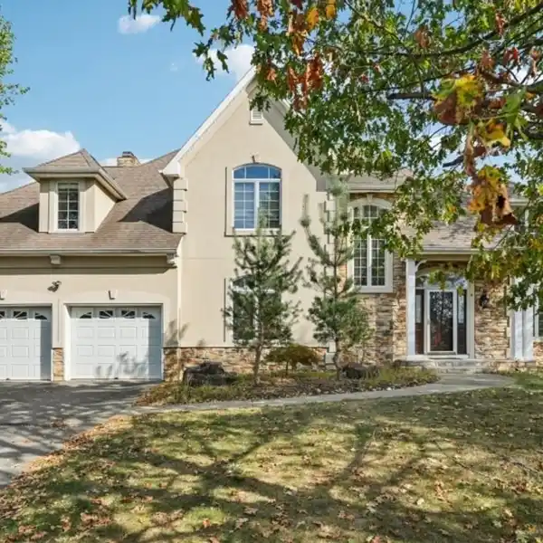 BEAUTIFULLY MAINTAINED COLONIAL HOME ON A LARGE LOT