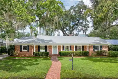 Beautiful Home in Sought-after Rose Isle