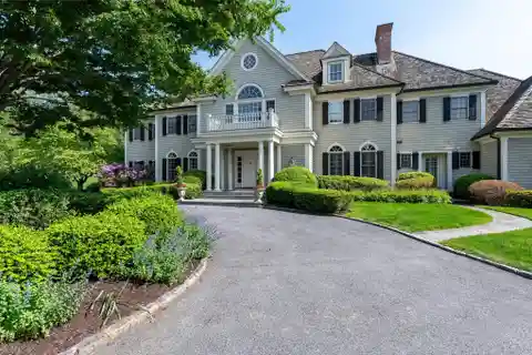 Timeless Classicism Elevated to a Grand Scale