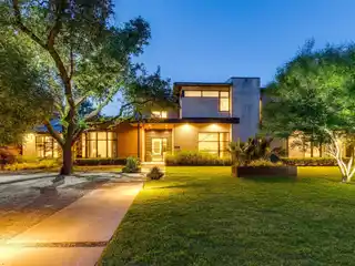 Striking Transitional Home