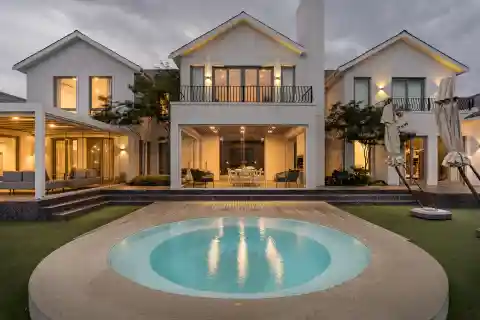 Spectacular Lakeside Home