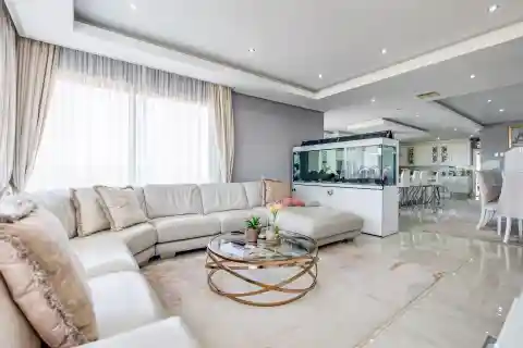 Expansive Sheffield Beach Mansion