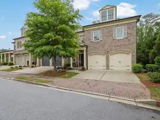 Low-maintenance Luxury in Historic Roswell