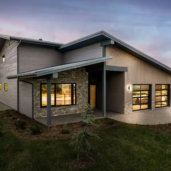 LUXURY LIVING AN AN EXCLUSIVE MOUNTAINTOP ENCLAVE