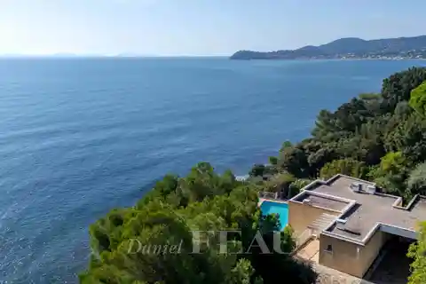 Huge Opportunity Overlooking the Sea