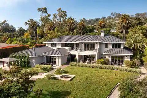 Sophisticated Contemporary Home on a Premier Street