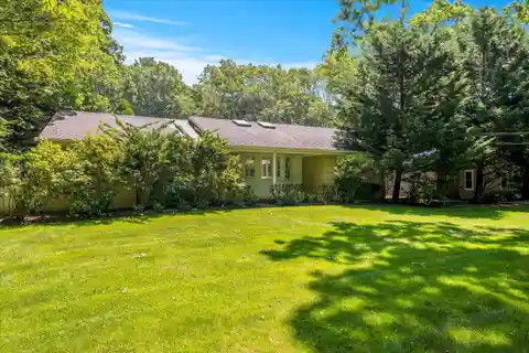 Exquisite Water Mill Property Offers a Chic and Modern Living Experience