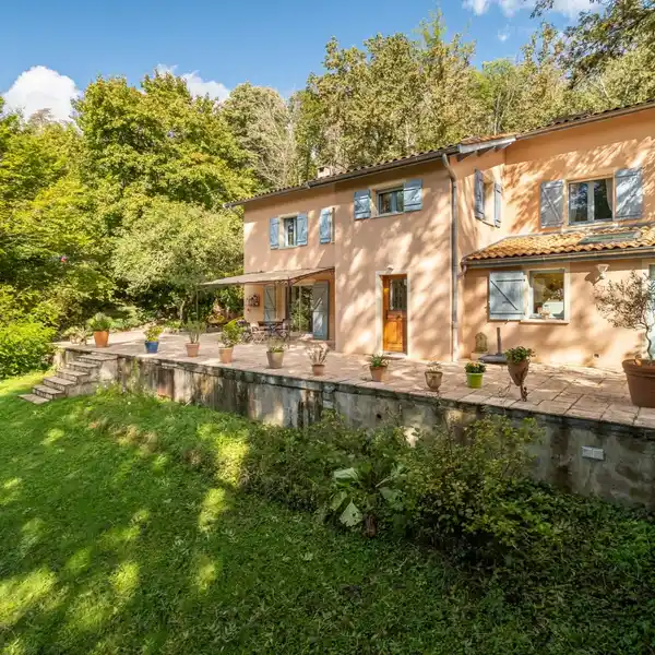 TRANQUIL HOME IN GREEN ENVIRONMENT