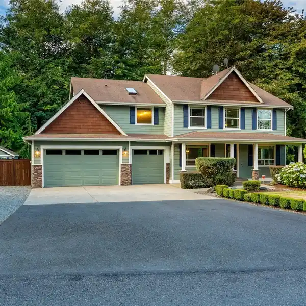 BEAUTIFULLY MAINTAINED STANWOOD HOME
