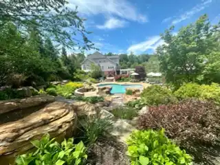 Sprawling Cul-de-sac Estate