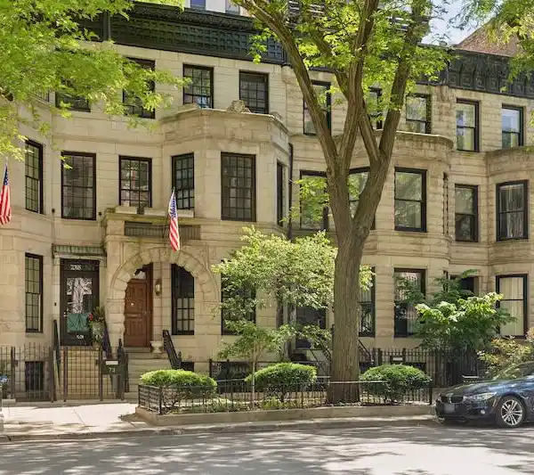 CONTEMPORARY GREYSTONE ON A QUIET GOLD COAST STREET