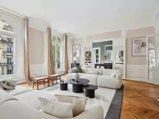 Magnificent Family Apartment with Superb View of the Eiffel Tower