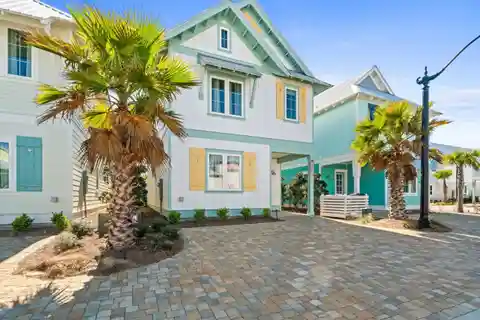 Splendid Beach House in the Margaritaville Beach Cottage Resort