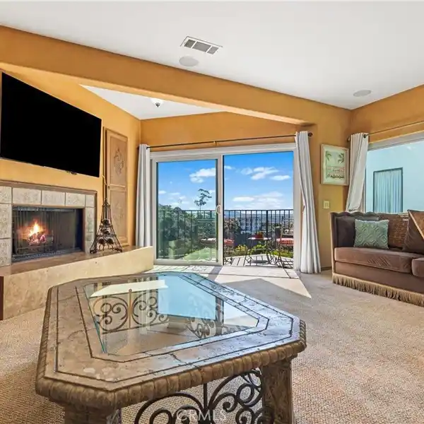 TIMELESS CHARACTER MEETS MODERN COMFORT IN VENTURA