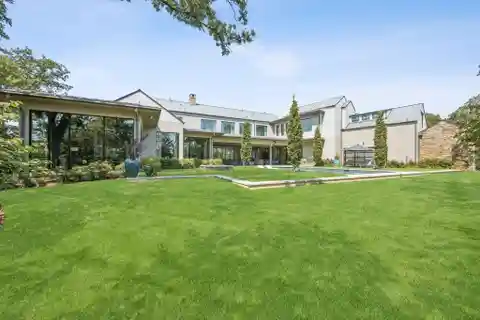 Contemporary Masterpiece in Prestigious Quail Hollow