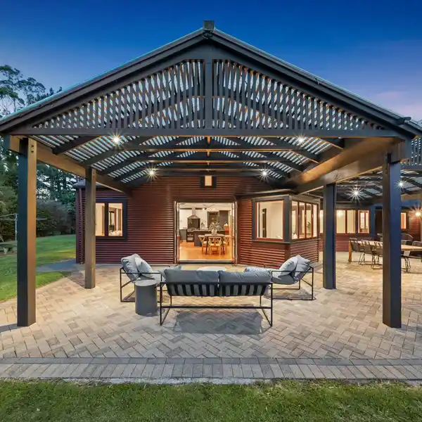 RURAL CALM WITH REAL CONVENIENCE