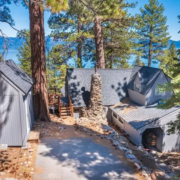 CHARMING 'OLD TAHOE' STYLE CABIN