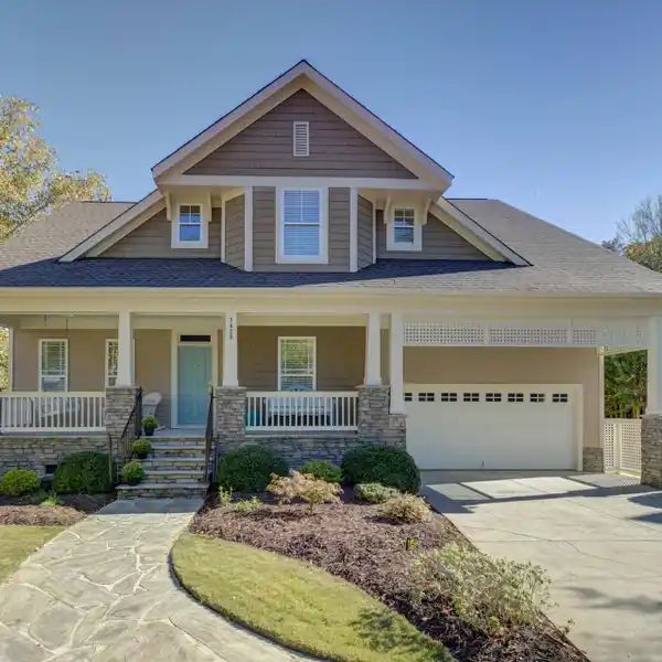 BEAUTIFUL HOME ON A QUIET CUL-DE-SAC