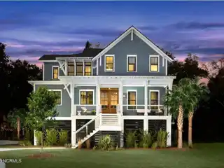 Understated Elegance in a Lowcountry Setting