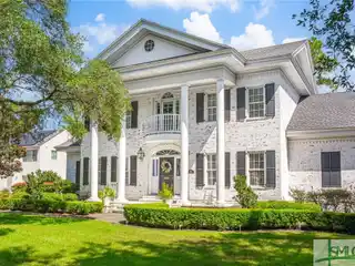 Quintessential Savannah Charm and Elegance