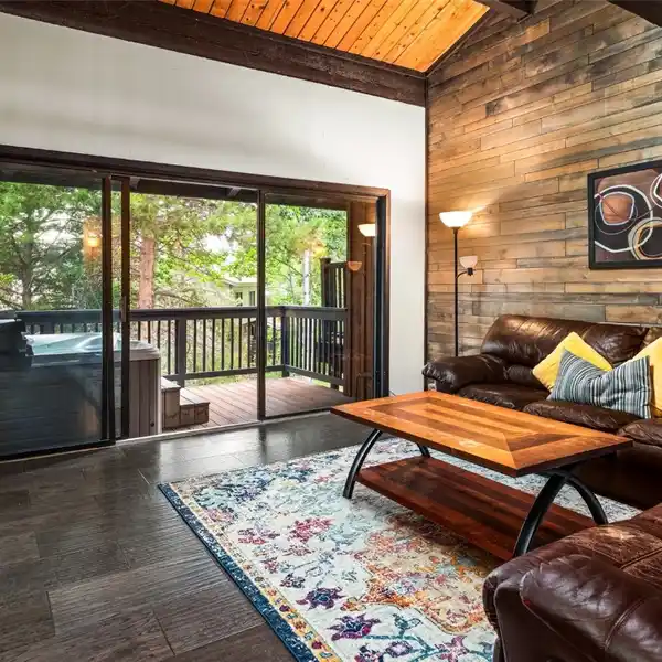 SPACIOUS TOWNHOME NESTLED IN THE HEART OF THE MOUNTAIN AREA