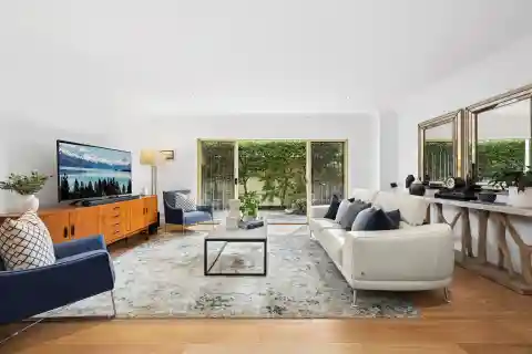 Beautifully Reimagined North-Facing Garden Apartment