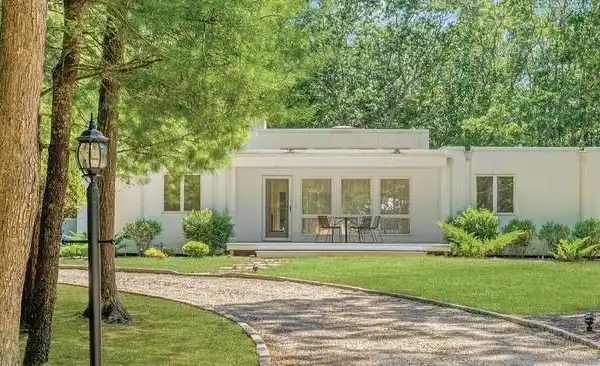 QUOGUE NORTH CONTEMPORARY