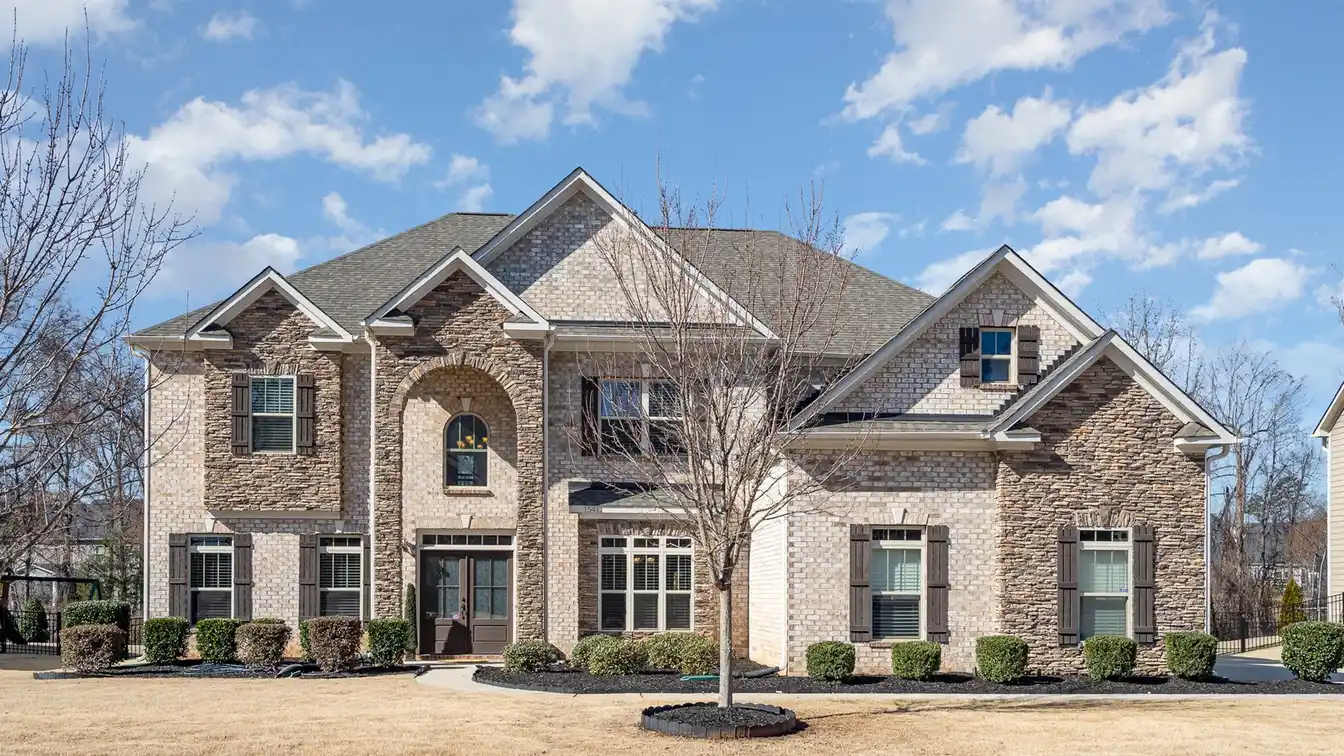 Elegant Bright and Open Home