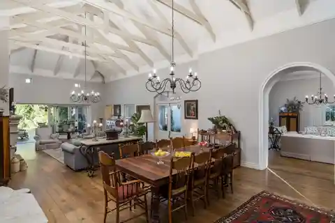 Magnificent Farmhouse in Somerset West