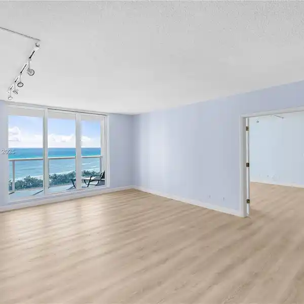RARE AND SPRAWLING UNIT WITH DIRECT OCEAN VIEW