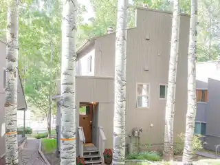 Beautifully Renovated Mountain Retreat