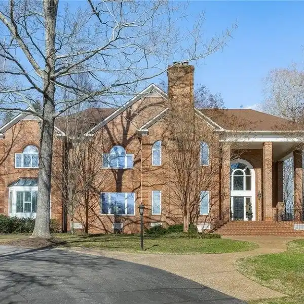 STUNNING SIX BEDROOM HOME ON TEN PRIVATE ACRES