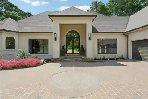 Exceptional Renovated Estate at Polo Golf & Country Club