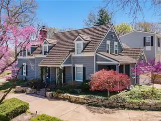 Beautifully Renovated Charmer