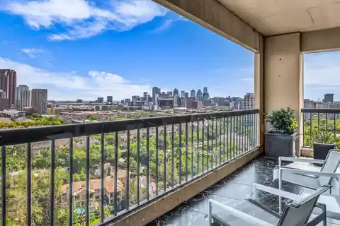 Recently Updated Turtle Creek Condominium
