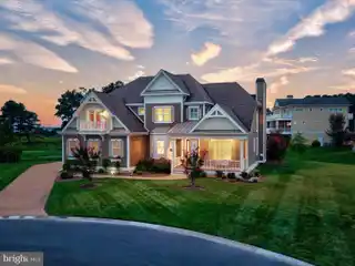 Elevated Coastal Sanctuary in the Peninsula