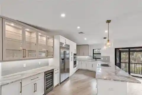 Island Home Directly Across from the Gulf of Mexico