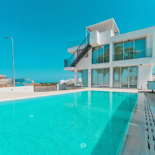 AN UNPARALLELED LIVING EXPERIENCE BY THE SEA