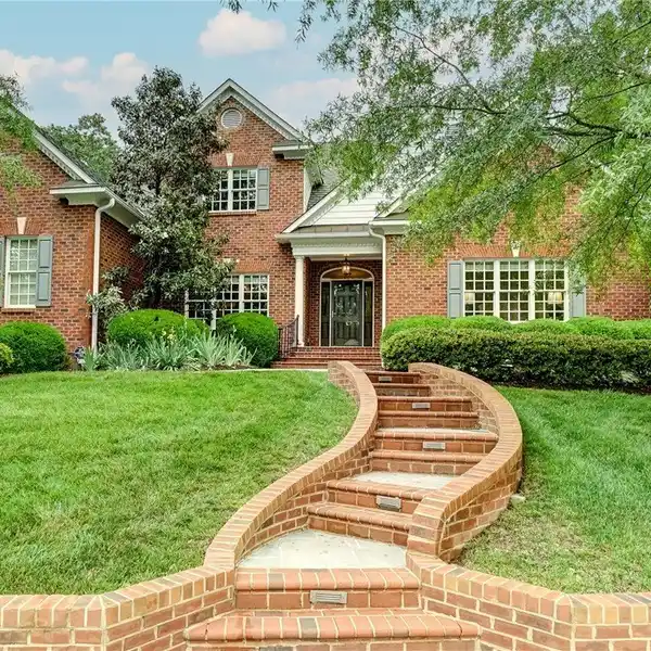 GATED LOW MAINTENANCE ALL-BRICK RETREAT
