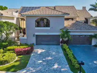Fully Renovated Townhome